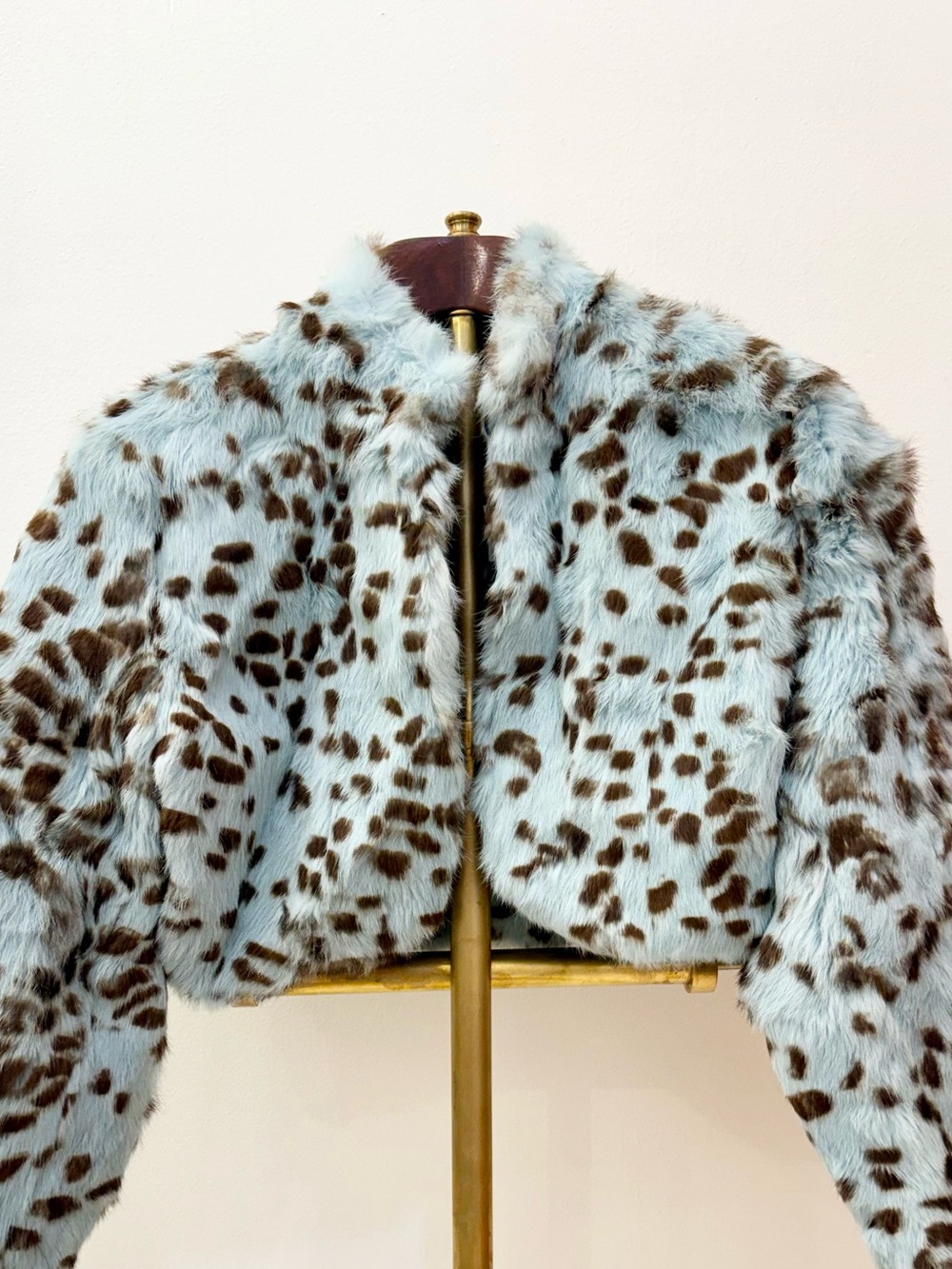 Y2K MAJOR STATEMENT REVUE SEAFOAM & CHOCOLATE BROWN SPOT CROP RABBIT FUR